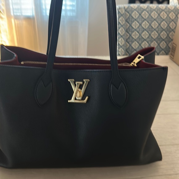 Louis Vuitton Handbags - Authentic Louis Vuitton Lockme Shopper Tote